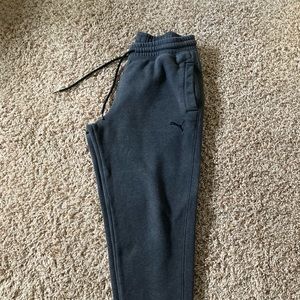 Men’s gray Puma sweatpants size M with drawstring
